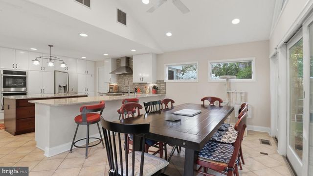 11057 POWDER HORN DR, Rockville, MD 20854