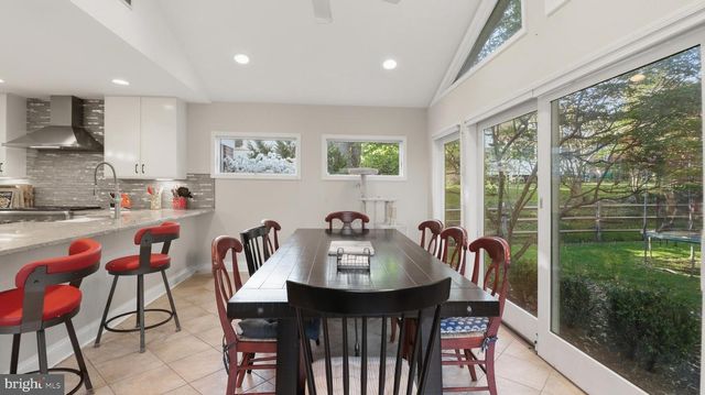 11057 POWDER HORN DR, Rockville, MD 20854