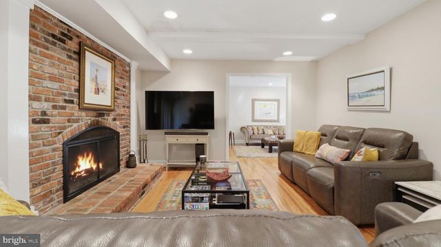 11057 POWDER HORN DR, Rockville, MD 20854