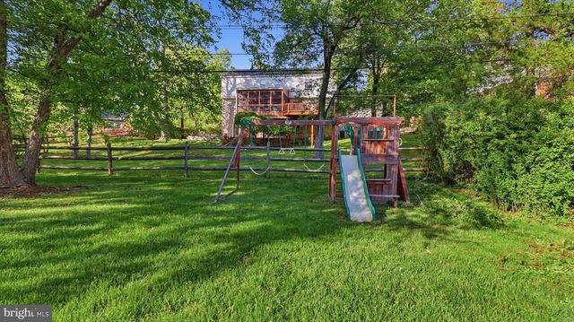 11057 POWDER HORN DR, Rockville, MD 20854