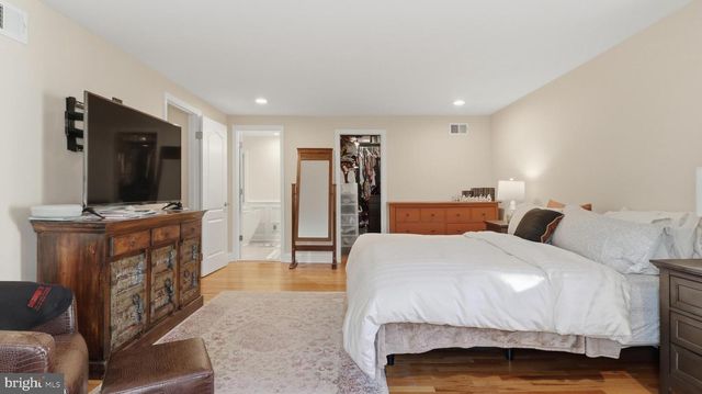 11057 POWDER HORN DR, Rockville, MD 20854