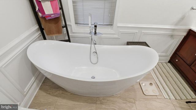 11057 POWDER HORN DR, Rockville, MD 20854