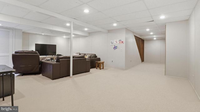11057 POWDER HORN DR, Rockville, MD 20854