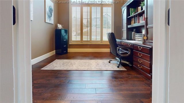 8004 Southridge Way, Hurricane, WV 25526