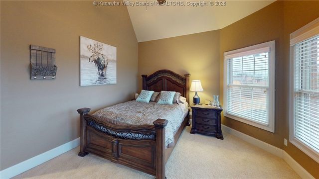 8004 Southridge Way, Hurricane, WV 25526