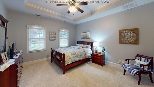 8004 Southridge Way, Hurricane, WV 25526