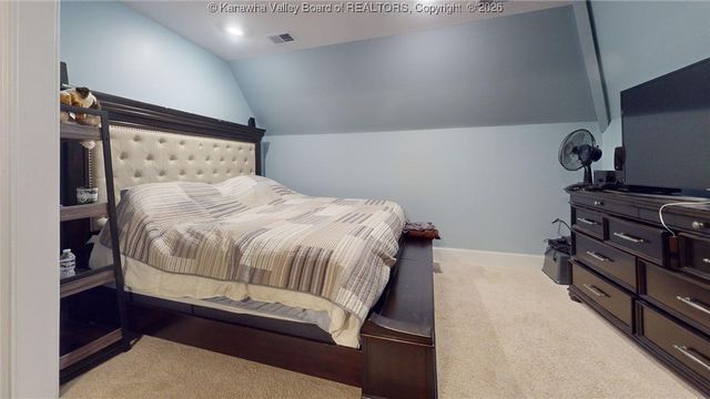 8004 Southridge Way, Hurricane, WV 25526