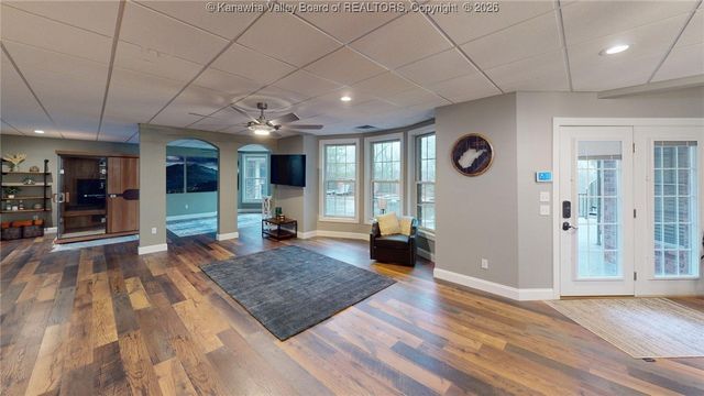 8004 Southridge Way, Hurricane, WV 25526