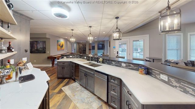 8004 Southridge Way, Hurricane, WV 25526