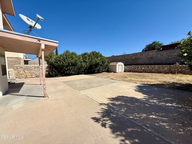 7404 LUZ DE LUMBRE Avenue, El Paso, TX 79912