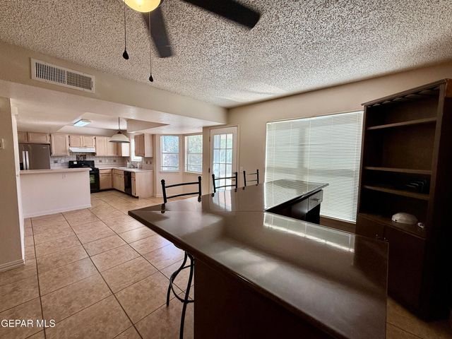 7404 LUZ DE LUMBRE Avenue, El Paso, TX 79912