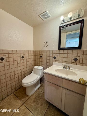 7404 LUZ DE LUMBRE Avenue, El Paso, TX 79912