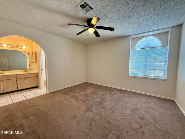 7404 LUZ DE LUMBRE Avenue, El Paso, TX 79912