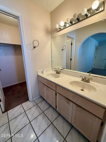 7404 LUZ DE LUMBRE Avenue, El Paso, TX 79912