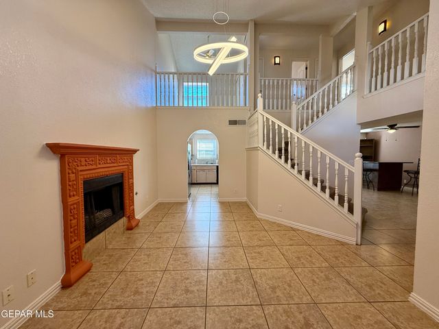 7404 LUZ DE LUMBRE Avenue, El Paso, TX 79912