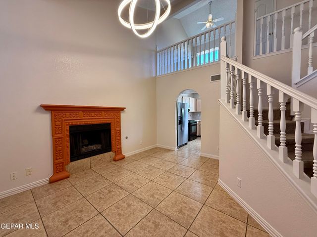 7404 LUZ DE LUMBRE Avenue, El Paso, TX 79912