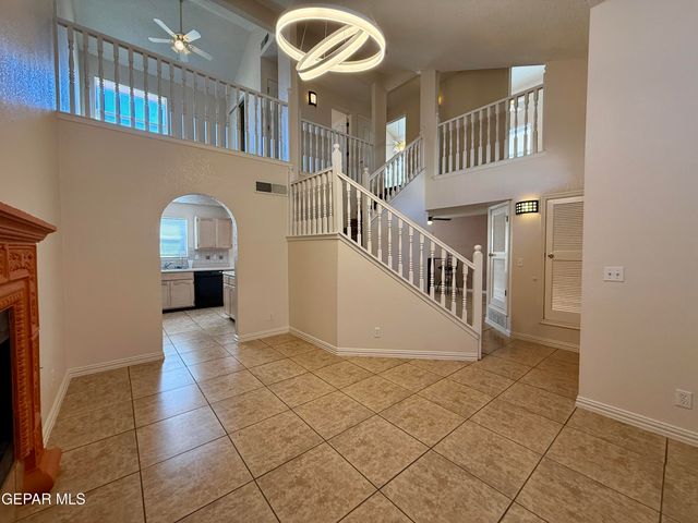 7404 LUZ DE LUMBRE Avenue, El Paso, TX 79912