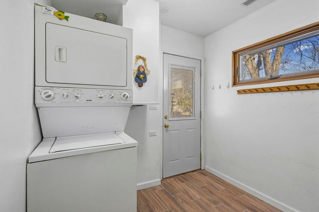 1323 S Roselle Road, Schaumburg, IL 60193