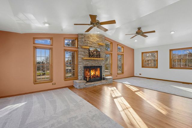 1323 S Roselle Road, Schaumburg, IL 60193