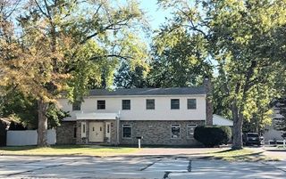 1323 S Roselle Road, Schaumburg, IL 60193