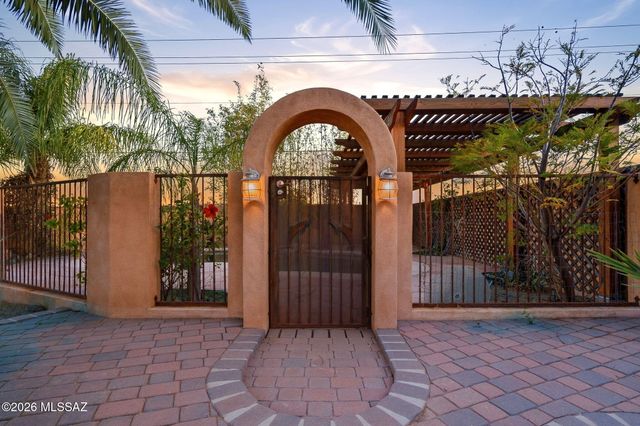 3752 S Fighting Falcon Drive, Tucson, AZ 85730