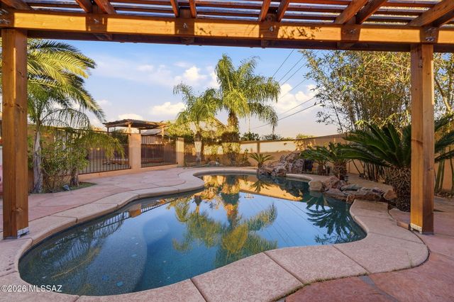 3752 S Fighting Falcon Drive, Tucson, AZ 85730