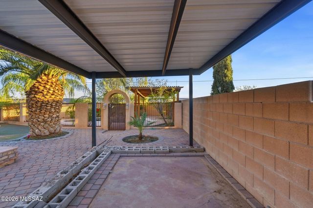 3752 S Fighting Falcon Drive, Tucson, AZ 85730