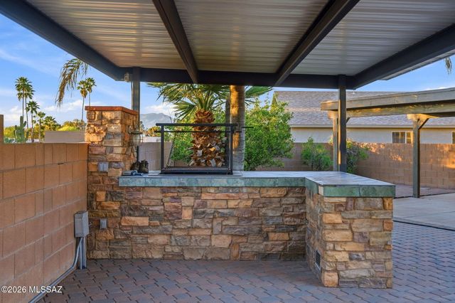 3752 S Fighting Falcon Drive, Tucson, AZ 85730