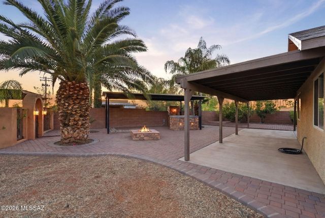 3752 S Fighting Falcon Drive, Tucson, AZ 85730