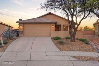3752 S Fighting Falcon Drive, Tucson, AZ 85730