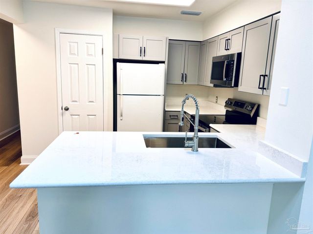 7150 Plantation Rd 222, Pensacola, FL 32504