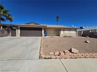 7016 Hurricane Way A, Las Vegas, NV 89145