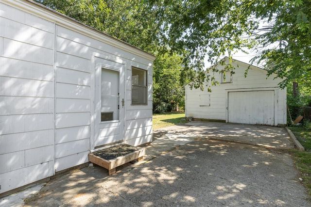 2304 SW Binkley Street, Oklahoma City, OK 73119