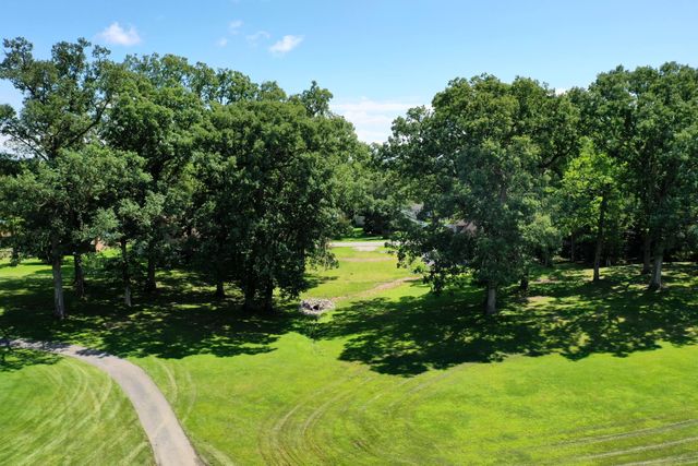 1135 Sunnyslope Drive, Crown Point, IN 46307