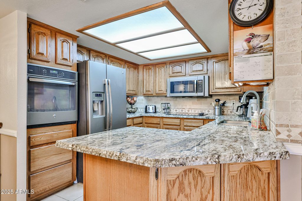 17404 N 99TH Avenue 318, Sun City, AZ 85373 — photo 2