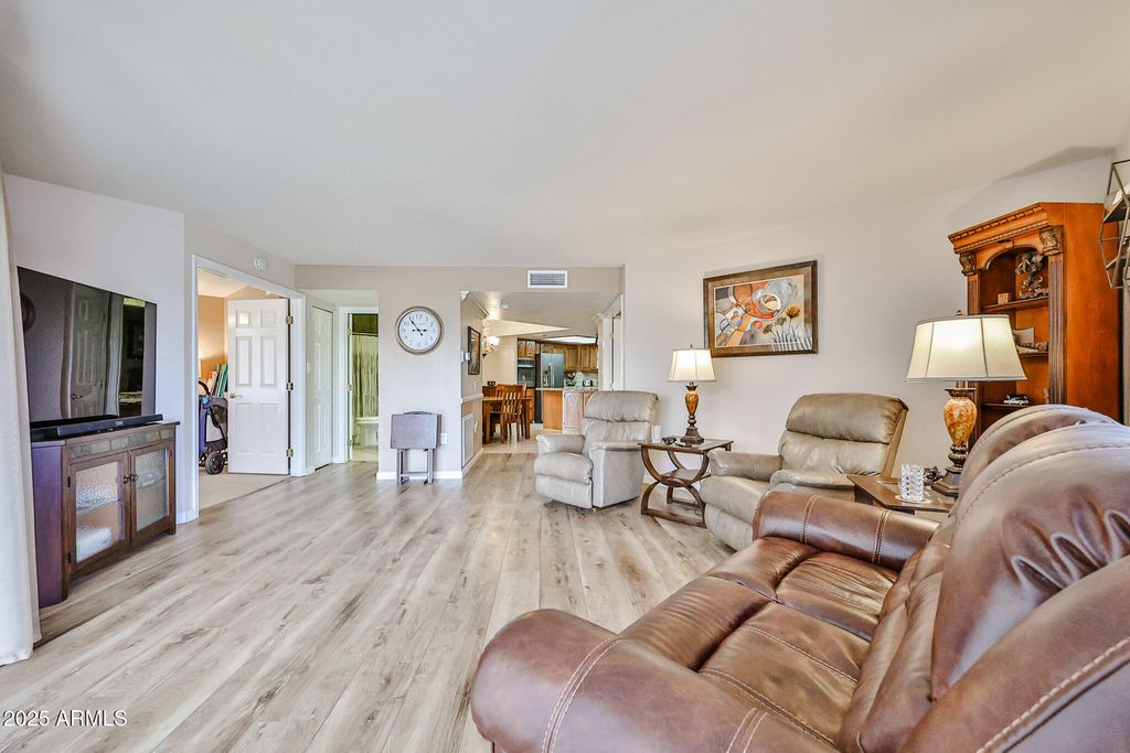 17404 N 99TH Avenue 318, Sun City, AZ 85373 — photo 3