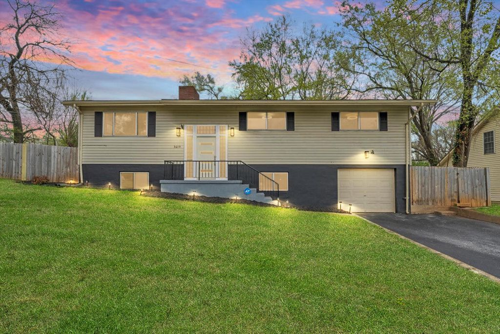 3619 Lilac AVE, Roanoke, VA 24017