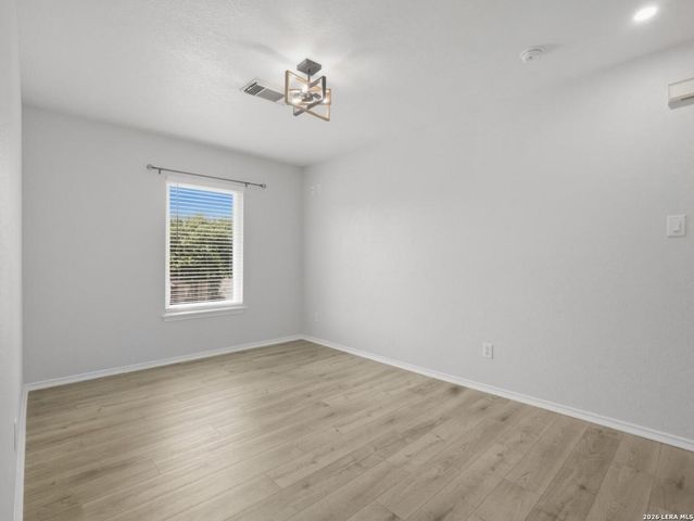 5 Sulfur Cyn, San Antonio, TX 78247