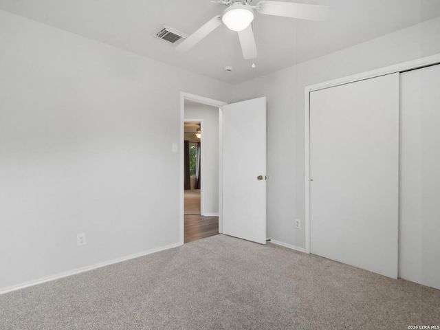 5 Sulfur Cyn, San Antonio, TX 78247