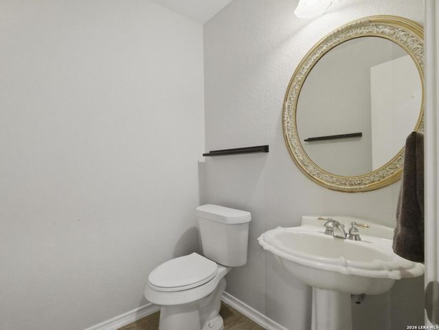5 Sulfur Cyn, San Antonio, TX 78247
