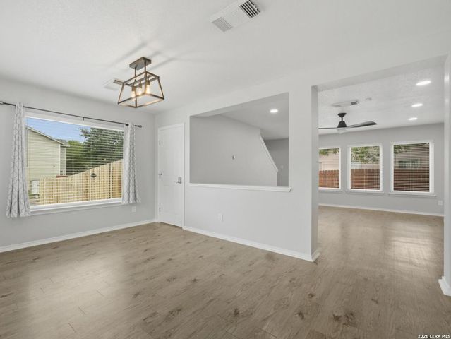 5 Sulfur Cyn, San Antonio, TX 78247