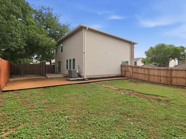 5 Sulfur Cyn, San Antonio, TX 78247
