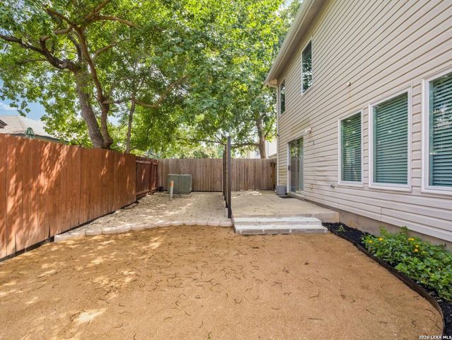 5 Sulfur Cyn, San Antonio, TX 78247