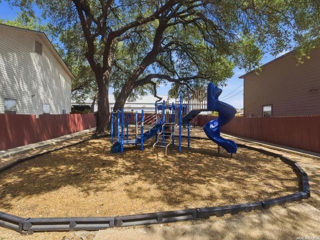 5 Sulfur Cyn, San Antonio, TX 78247