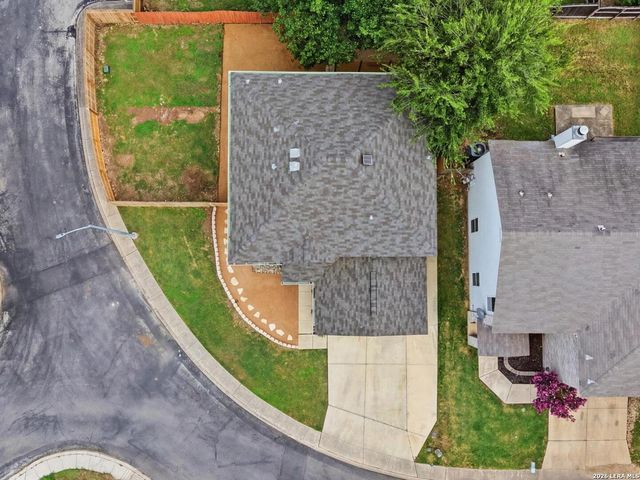 5 Sulfur Cyn, San Antonio, TX 78247