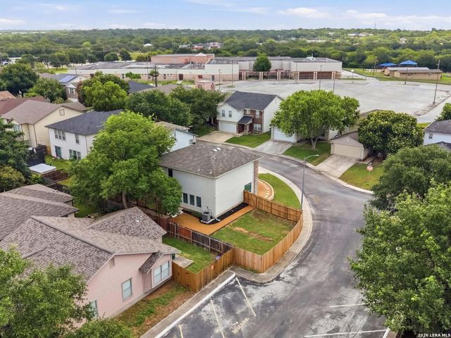 5 Sulfur Cyn, San Antonio, TX 78247