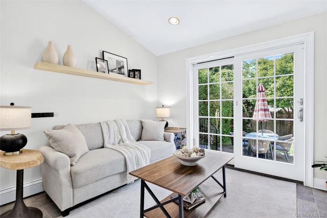 7 Fairview Avenue, Port Washington, NY 11050