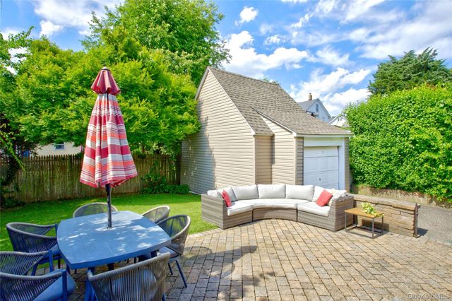 7 Fairview Avenue, Port Washington, NY 11050