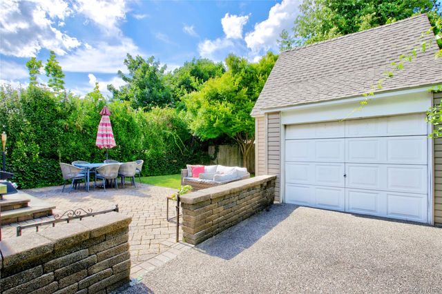 7 Fairview Avenue, Port Washington, NY 11050