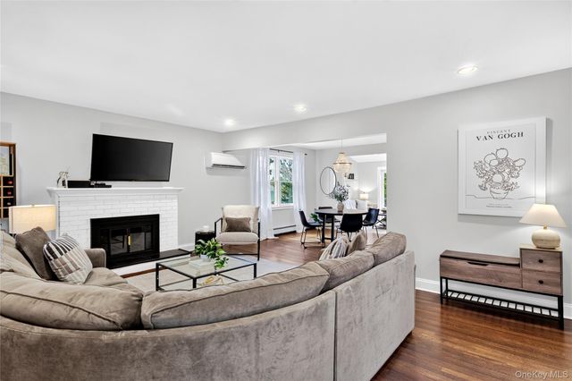 7 Fairview Avenue, Port Washington, NY 11050
